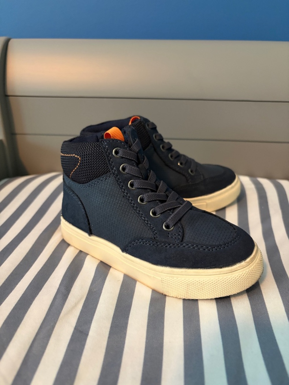 High-Top Sneakers in Navy Blue